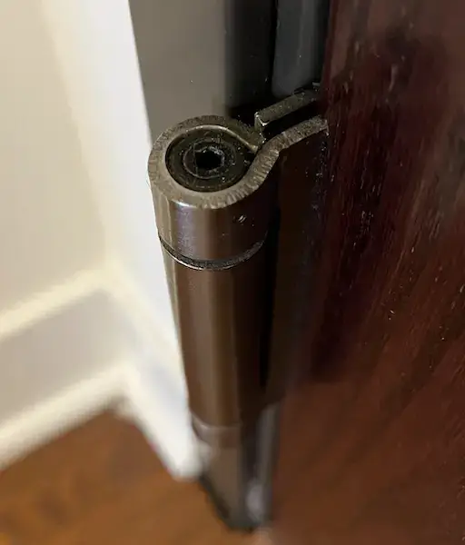 self-closing hinges help maintain privacy